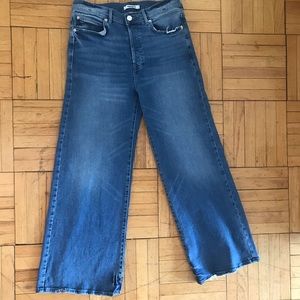 High wasted, bell bottom stretchy denim